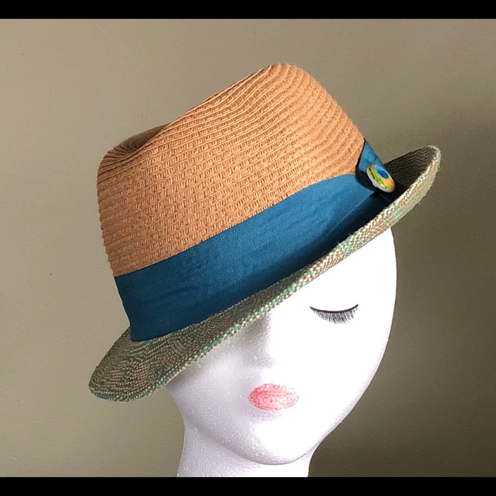 Nothing but Fun in the ☀️ with this Stylish Hat
